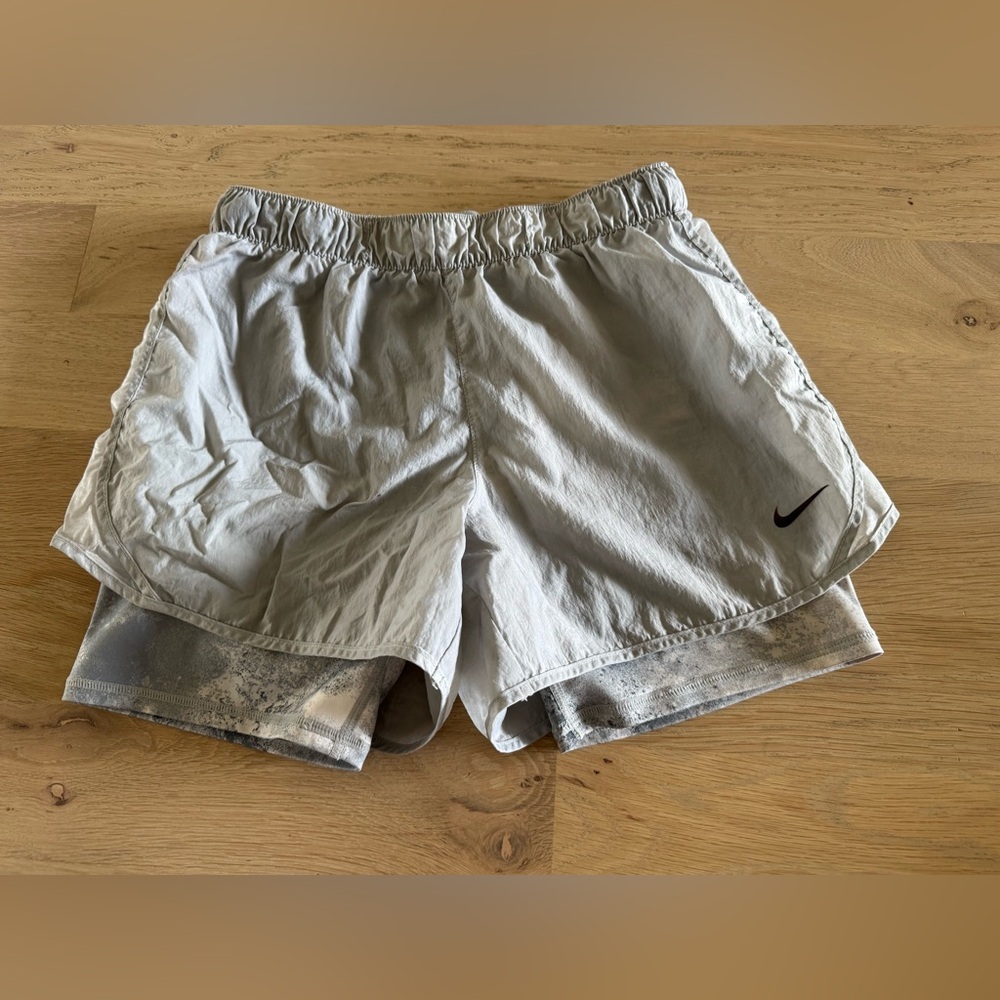 Nike girls lined running shorts gray speckle size XL